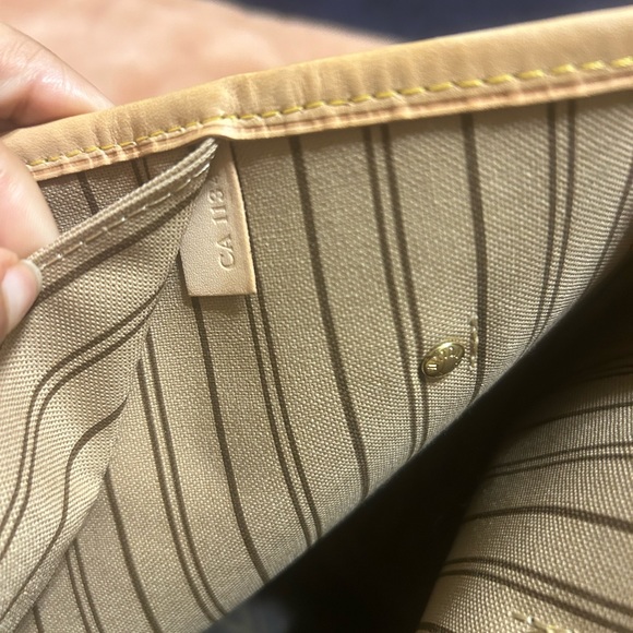 Louis Vuitton MM monogram Neverfull with Beige interior - Picture 7 of 7